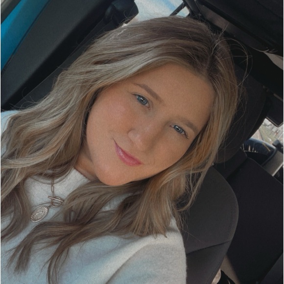 Meet your Posher, Allie - Picture 1 of 1